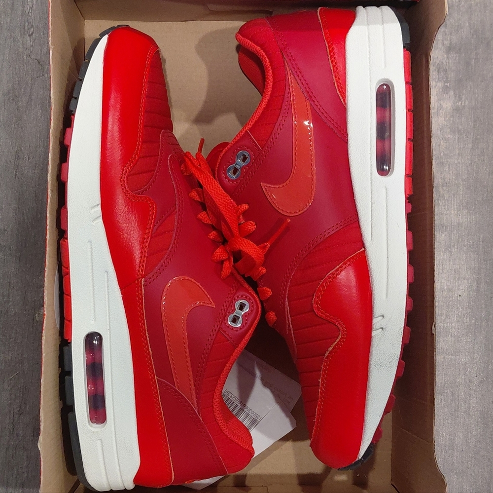 Nike Air Max 1 Red and White